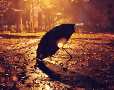 谭　洁：今夜，有雨敲窗