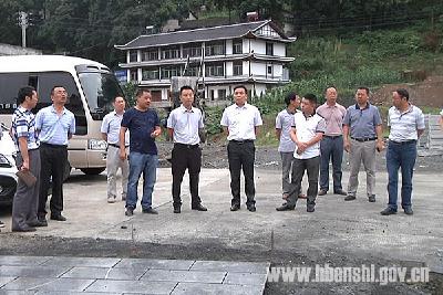 恩施市领导督办汛期地质灾害防治工作