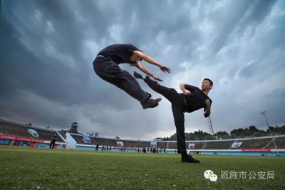 民警训练场上拼“颜值” 大家来评一评