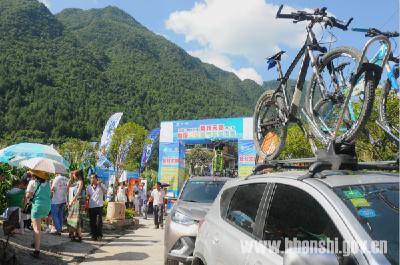 318名骑士在壁挂天路“会师”