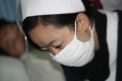 防汛救灾中的“白衣脊梁”