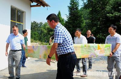 向天山喜迁新居过中秋