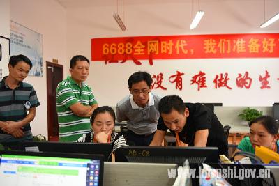 市领导到龙凤镇调研“吉心商贸小镇”建设情况等