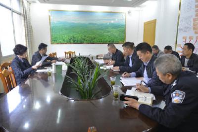 恩施市生态补偿脱贫工作获省林业厅好评