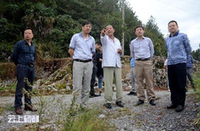 州畜牧兽医局局长王新林调研恩施市畜牧业