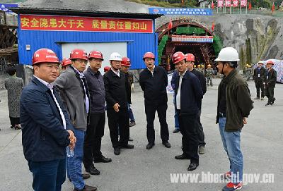 省交投集团董事长张嗣义调研督办恩建高速项目