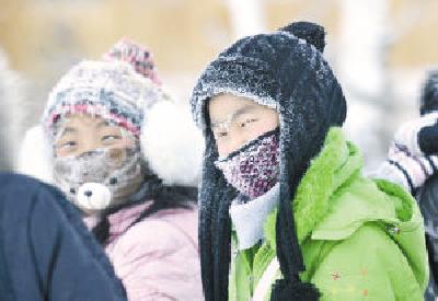 市城管局积极应对低温灾害性天气