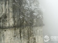 （锐眼看恩施）雪润峡谷如水墨
