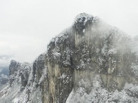 （锐眼看恩施）雪润峡谷如水墨