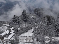 （锐眼看恩施）雪润峡谷如水墨