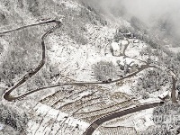 （锐眼看恩施）雪润峡谷如水墨
