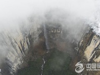 （锐眼看恩施）雪润峡谷如水墨