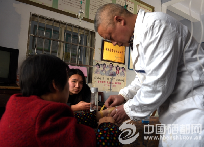 (最美家庭)一家四代回春手 医者仁心乡村情