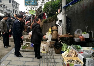 市城管局：整治集镇环境保市民安全出行（图）