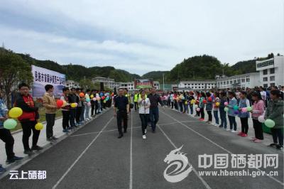 恩施市首届乡镇男子篮球赛拉开战幕（图）