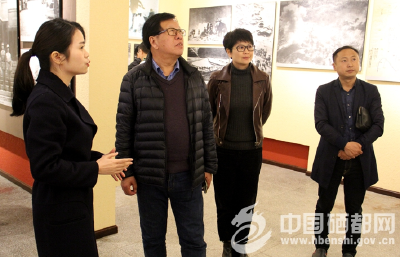 著名作家王梓夫调研恩施市民族历史文化