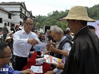 恩施市送法治到山乡