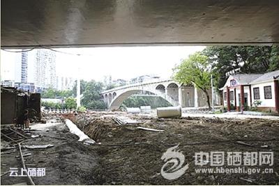 拆除加油站为市政建设让路