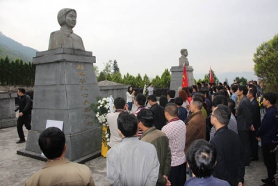 恩施市林业局祭奠缅怀先烈，弘扬奉献精神