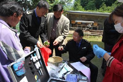 恩施市食药监局红土监管所：茶叶质量检测进村入户