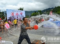 风情龙马浪漫开街