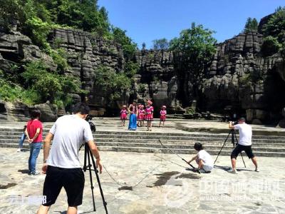 太阳河：五句子山民歌引来大学生调研组 