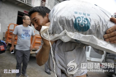 市委统战部赴大山顶村开展帮扶工作（图）