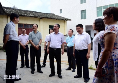 省督查组到芭蕉乡督查省扶贫工作队驻村工作