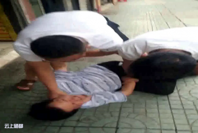 民警当街扑倒扒手 8小时侦破一起扒窃案