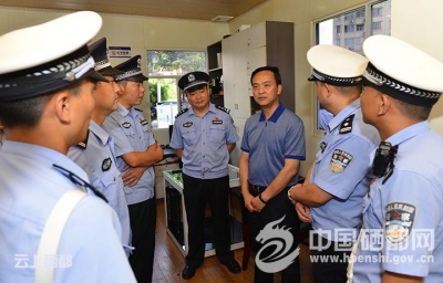 州市领导一线慰问送清凉（图）