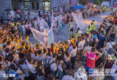 盛夏女儿城度假消暑热度持续走高（图）