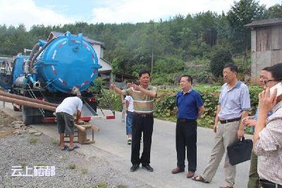 省畜牧兽医局督查恩施市畜禽粪肥资源化利用工作