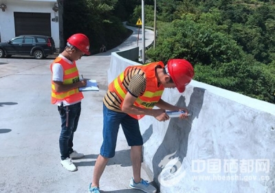 （图片新闻）检测加固保畅通