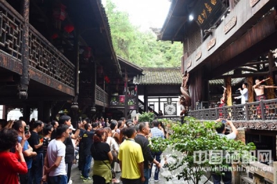 （图片新闻)土司城旅游“淡季不淡”