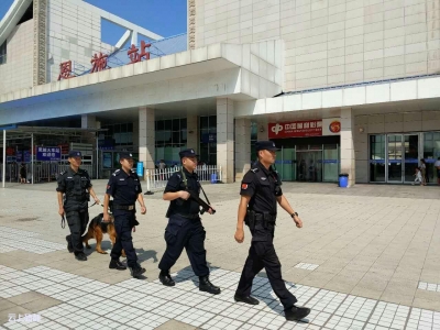 屯警街面 确保社会治安持续稳定