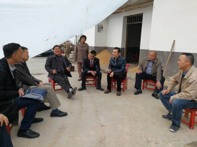 市领导到白杨坪镇实地督办精准扶贫工作 