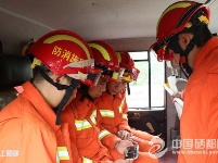 恩施市社会各界收听收看十九大开幕会直播