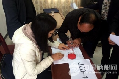 红　土：22户易地扶贫搬迁户顺利收房