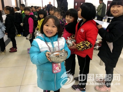 六角亭：高桥坝小学喜迁新校区