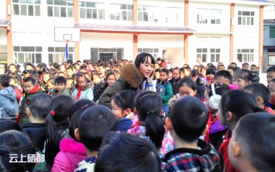 六角亭：律师进校园助力依法治校（图）