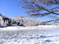 恩施女儿湖，一夜之间变为冰雪童话世界