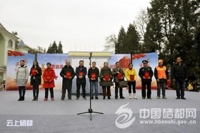 板桥镇“最美家庭”“最美人”筑就最美景