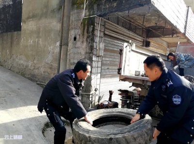 市城管局：齐心协力美化乡村集镇环境
