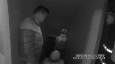 寒冬腊月，民警脱下警服外套，只为劝说轻生女子珍惜生命