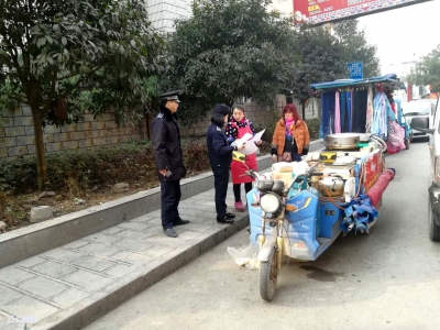 市城管局：全力维护节前市容环境（图）