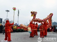 龙狮舞州城 多彩文艺活动伴居民热闹过春节
