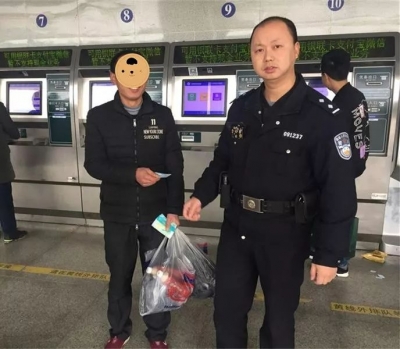 男子务工被骗没钱回家 民警热心救助