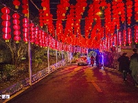 五峰山上“春满园”