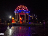 五峰山上“春满园”
