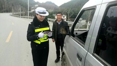 民警深入辖区开展校园安全大检查